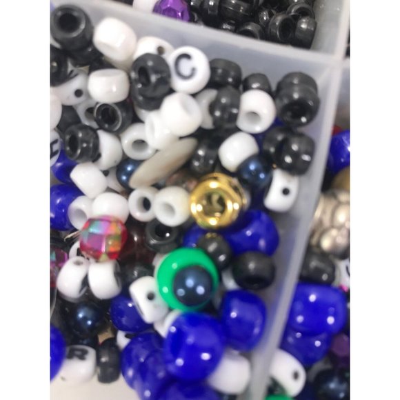 Beads And Findings For Jewelry & Other Crafts Multiple Color Box Of Loose Craft - Picture 8 of 12
